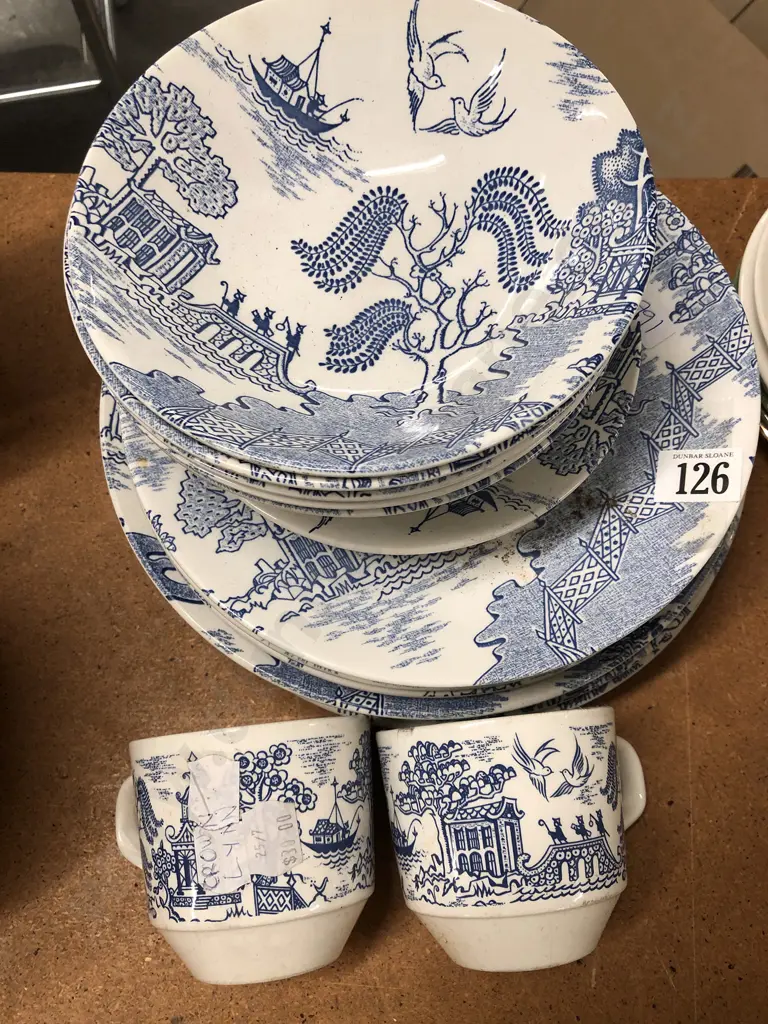 Qty of NZ Willow Pattern China Image 1++