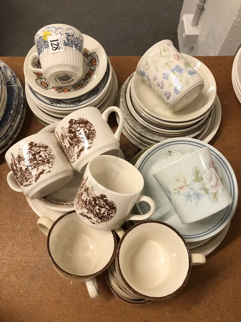 Qty of Mixed NZ Tea China Image 1++