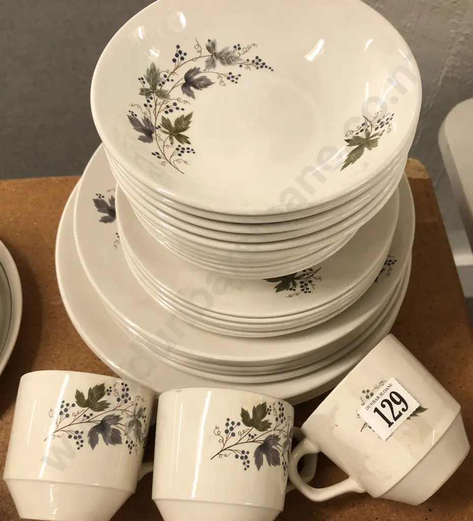 Qty of Vintage Crown Lynn Crockery Image 1++