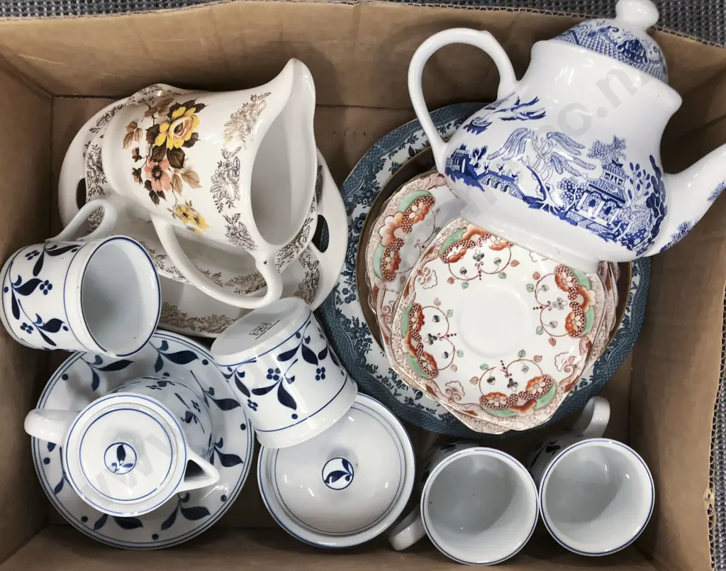 Box of Mixed China Image 1++