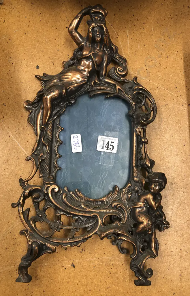 Cast Metal Photo Frame Image 1++