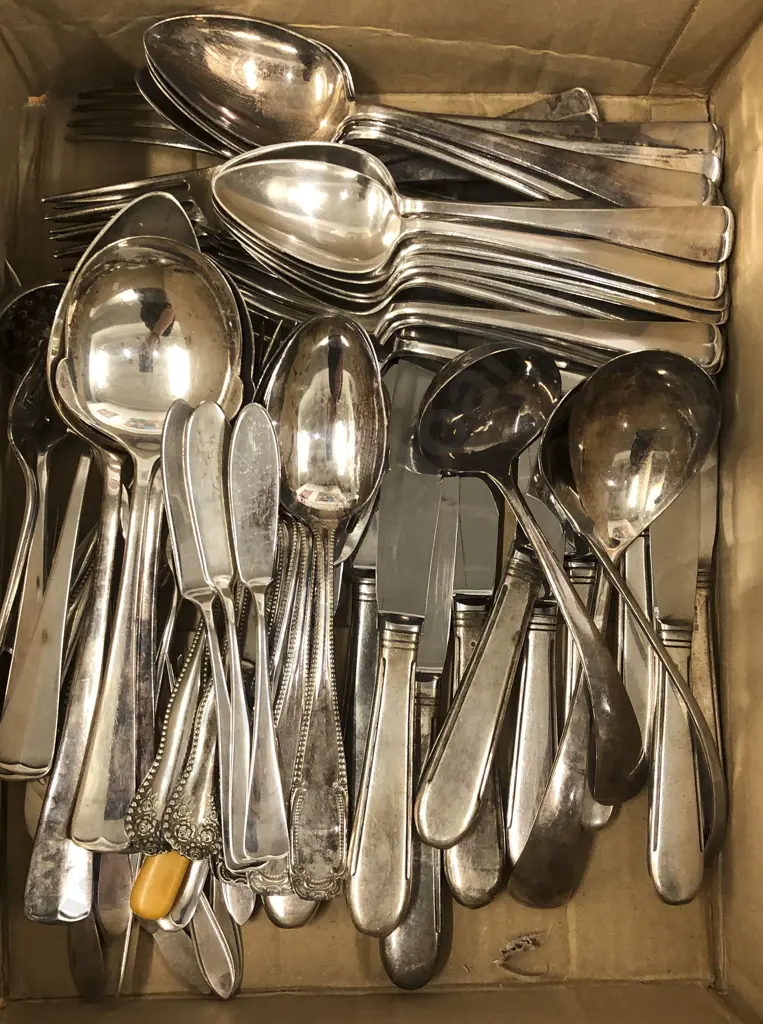 Box of Plated Cutlery Image 1++