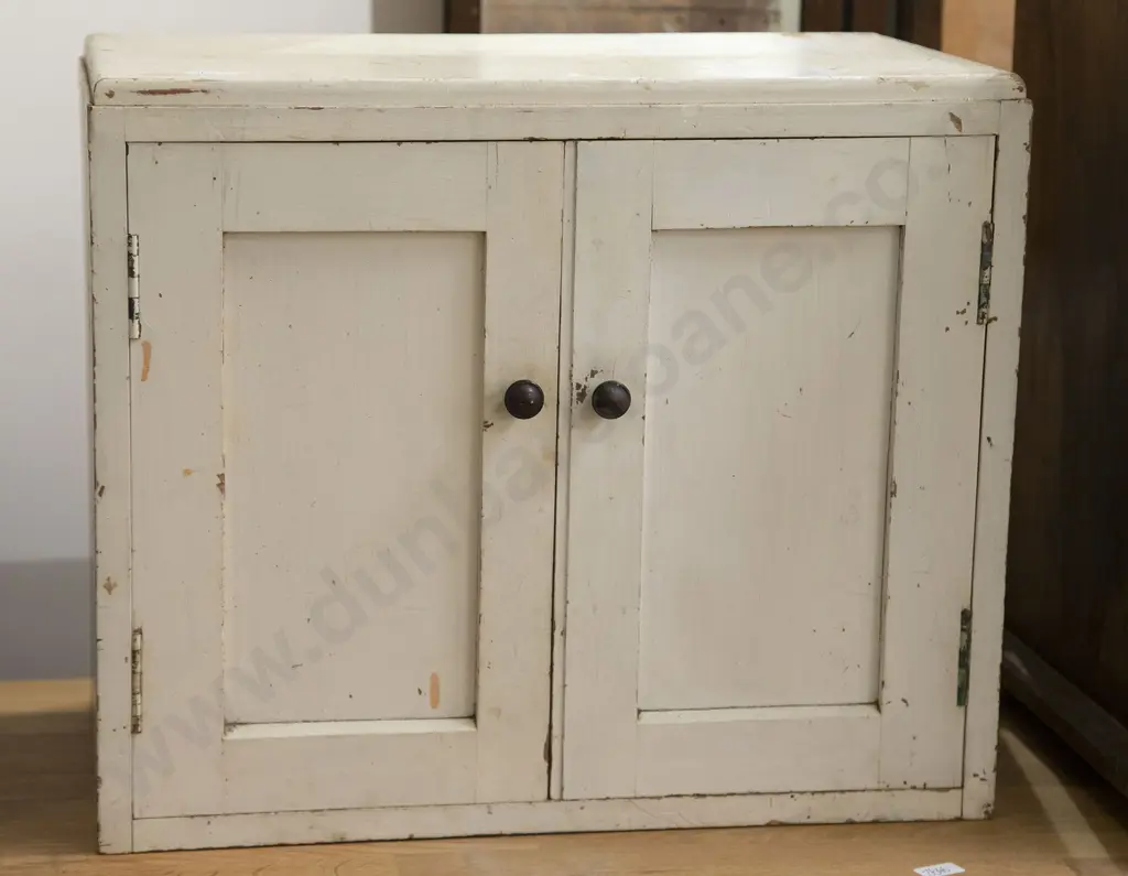 Small White Painted Wooden Cabinet Image 1++