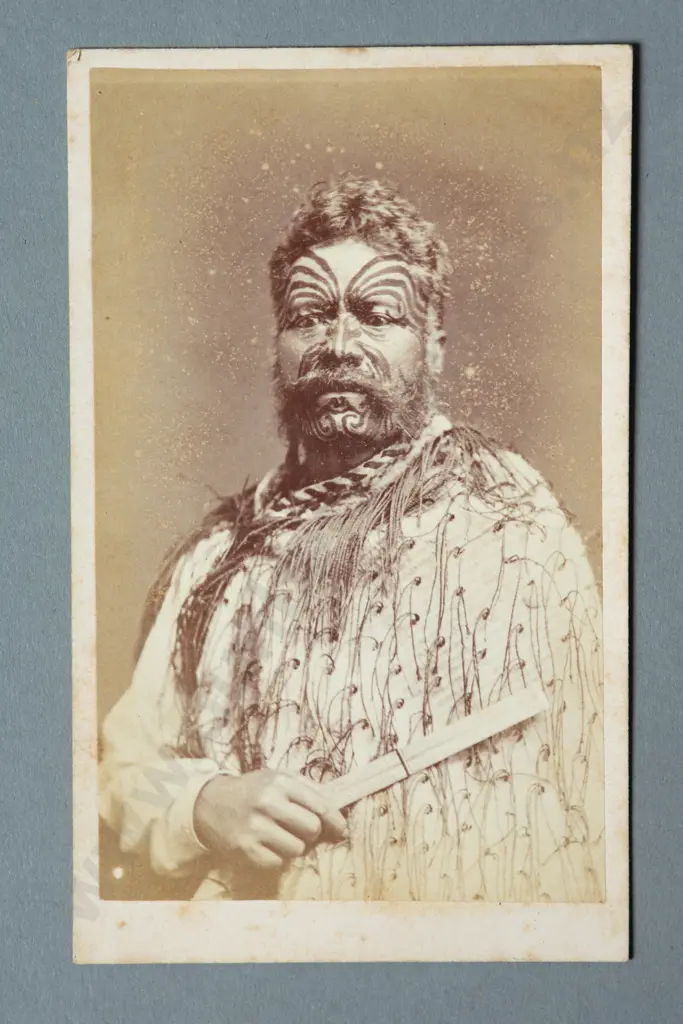 Samuel Carnell (Napier) Portrait of Hami Te Hauerangi Carte de visite albumen print Image 1++