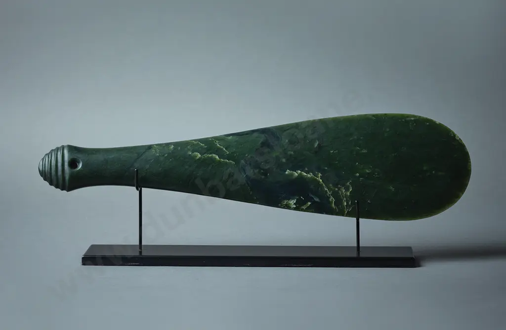 Large and impressive 19th Century Mere Pounamu. (Greenstone Hand Club) Image 1++