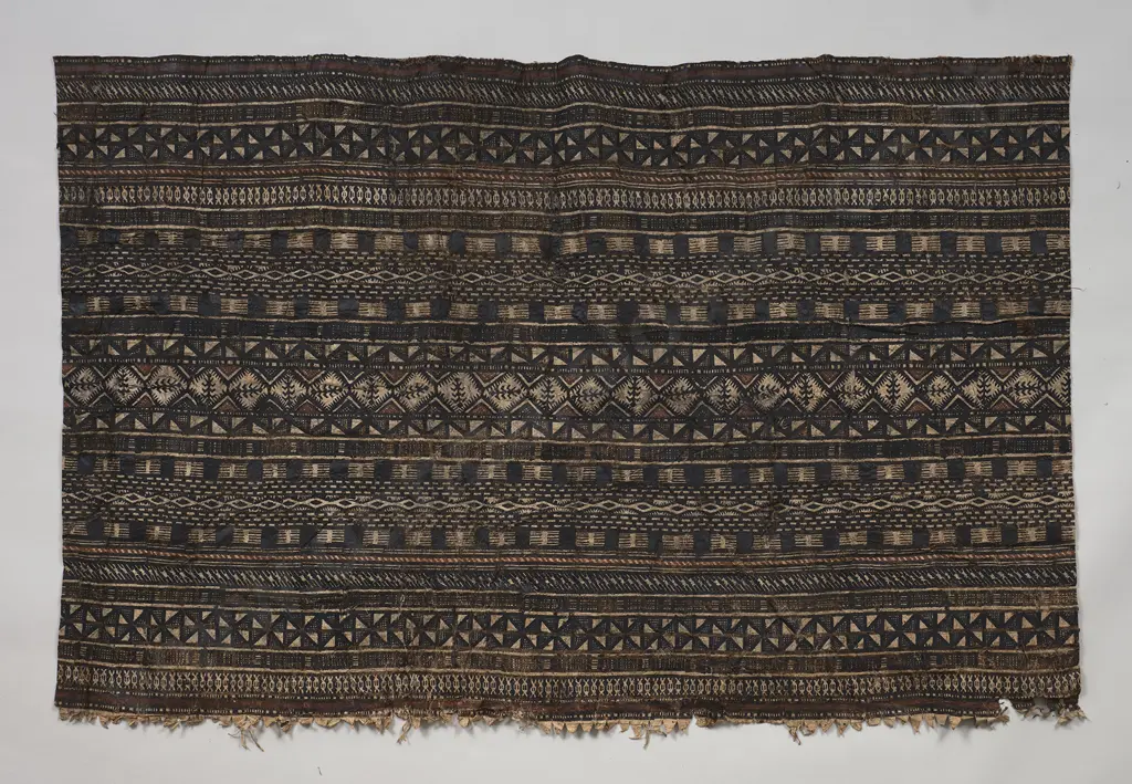 A Fine Fijian Tapa Cloth Image 1++