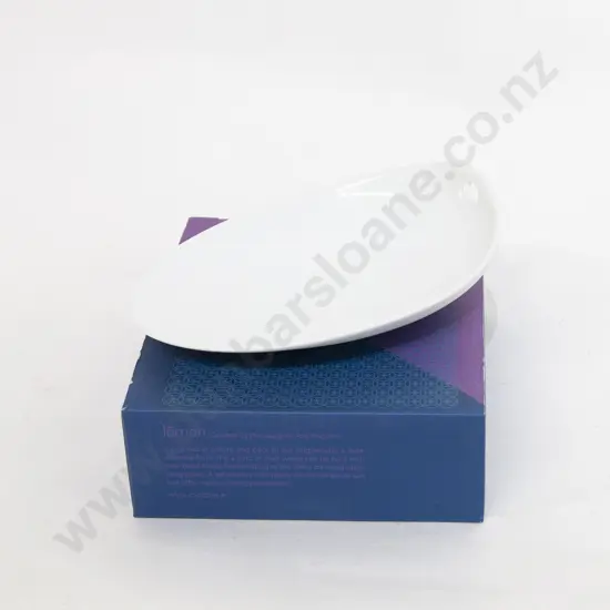 Jomon Small White Dish by Ana Roquero