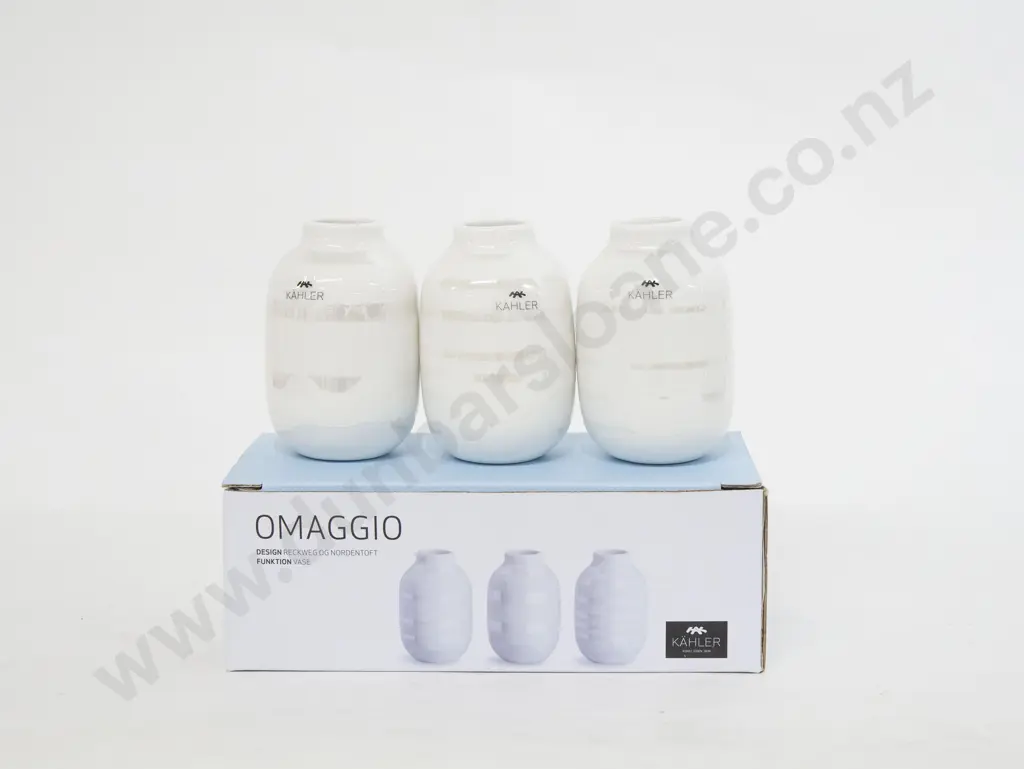 Kahler "Omaggio" Set of Three Mini Vases Image 1++