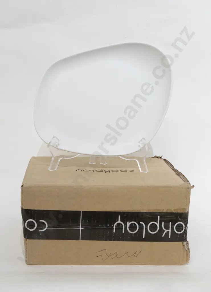 Seven Yayoi Matte Flat Dishes Image 1++