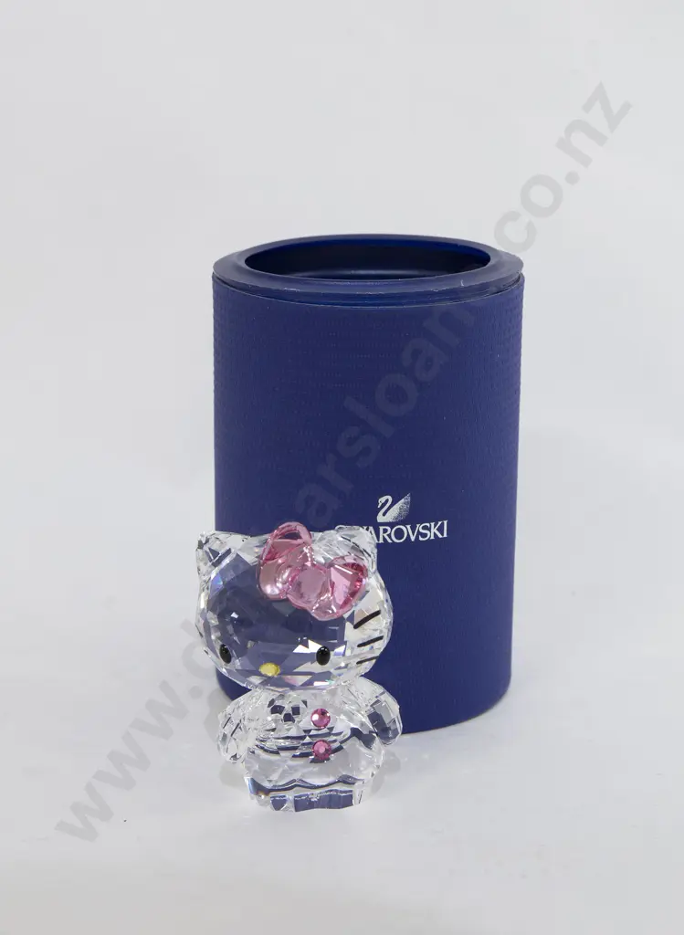 Swarovski Hello Kitty with Pink Bow Ornament Image 1++