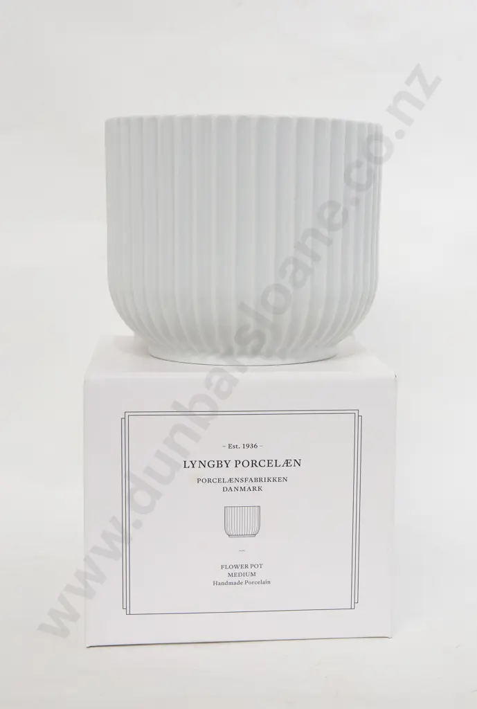 Lyngby Porcelaen Medium White Flower Pot Image 1++