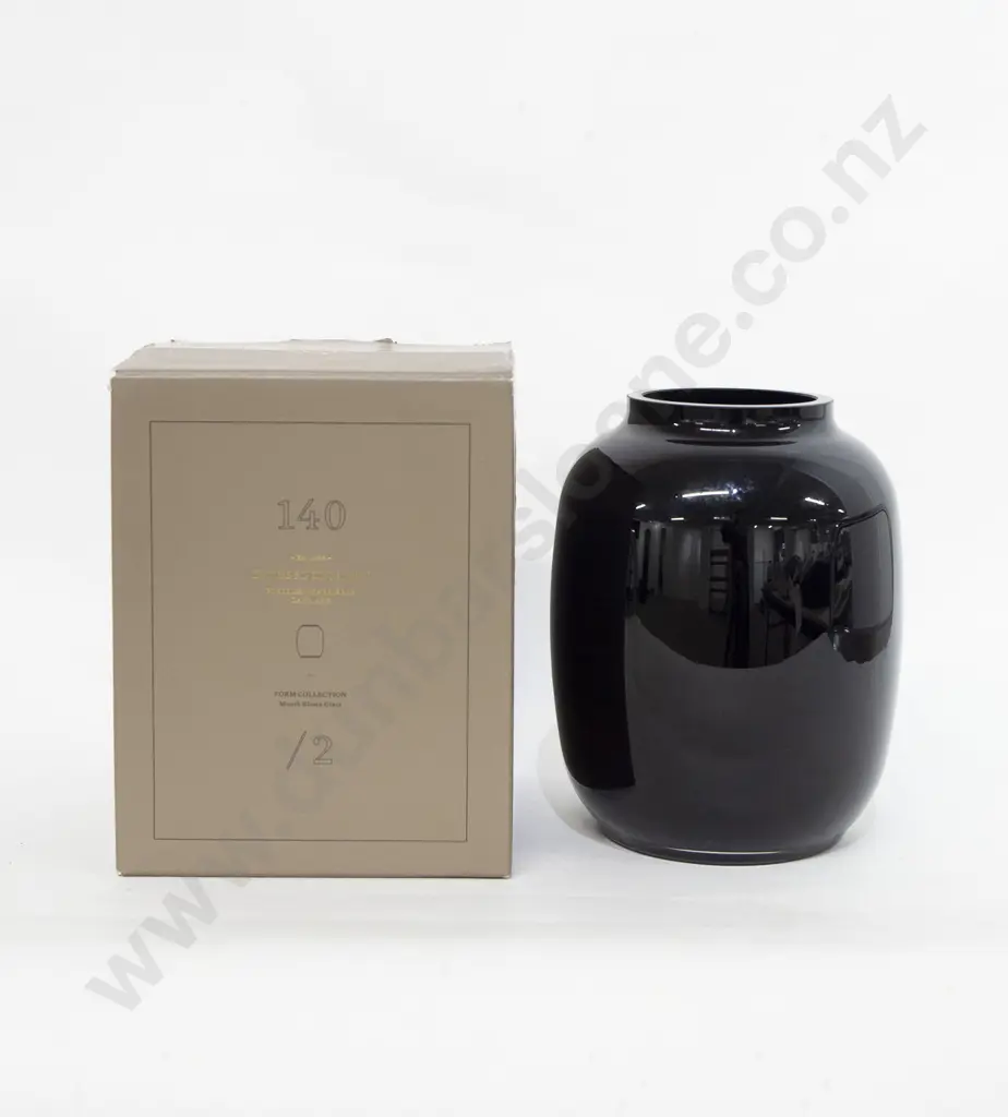 Lyngby Porcelaen "Form Collection 140/2" Black Vase Image 1++
