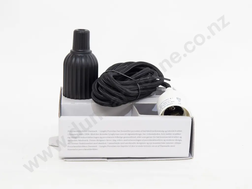 Lyngby Porcelaen Light Fitting Black 230V Image 1++
