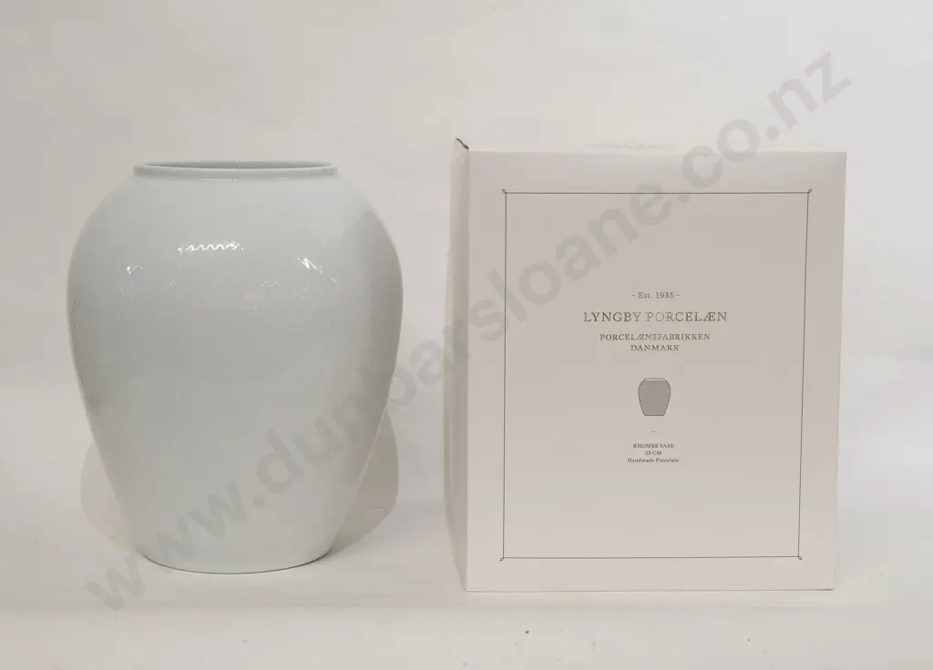 Lyngby Porcelaen "Rhombe" Vase - White Image 1++