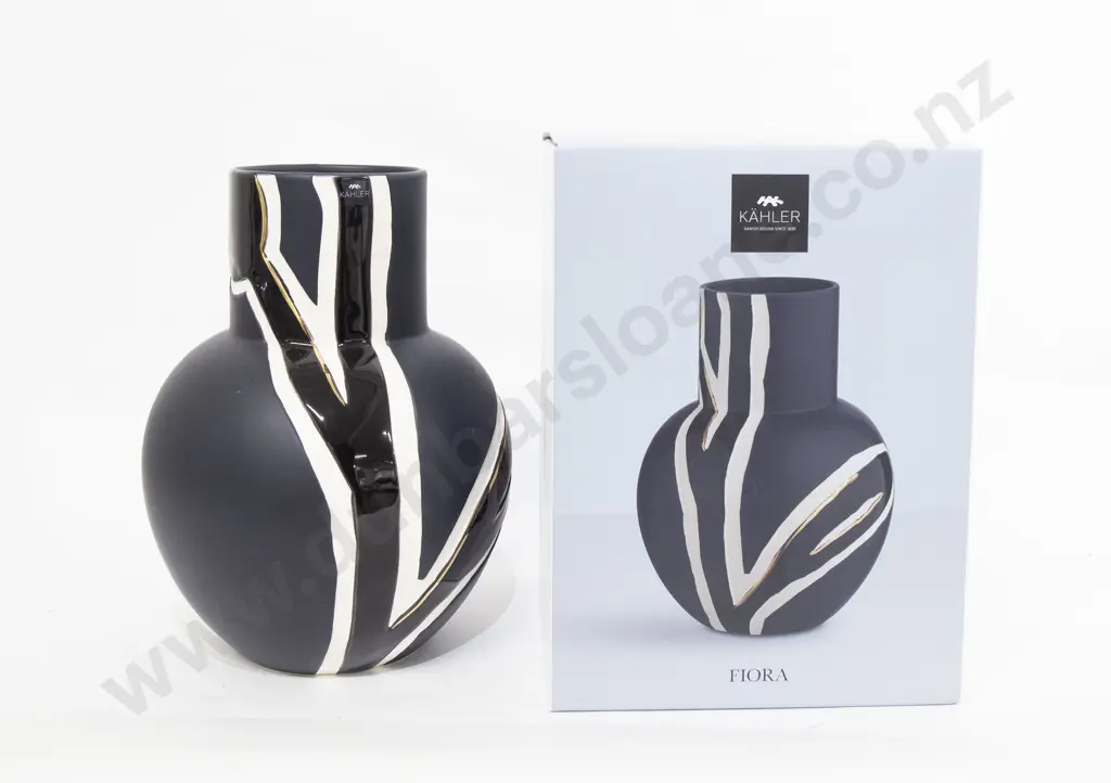 Kahler "Fiora" Black Vase Image 1++