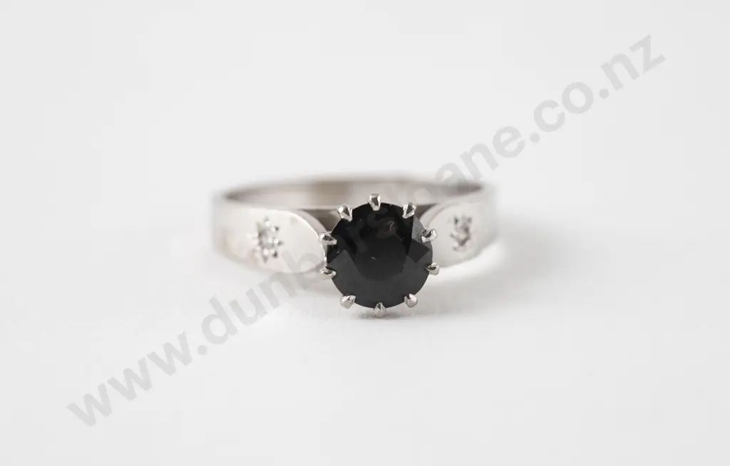 18ct White Gold Single Sapphire Ring Image 1++