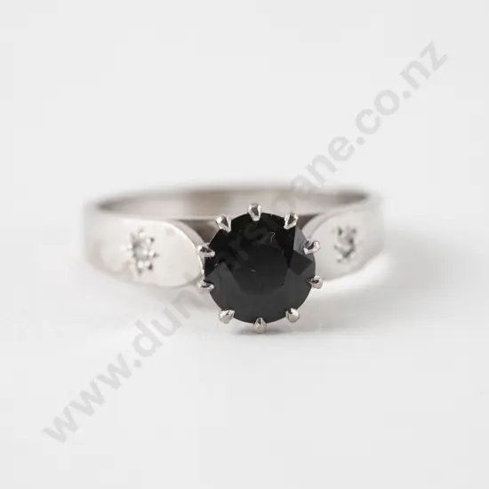 18ct White Gold Single Sapphire Ring