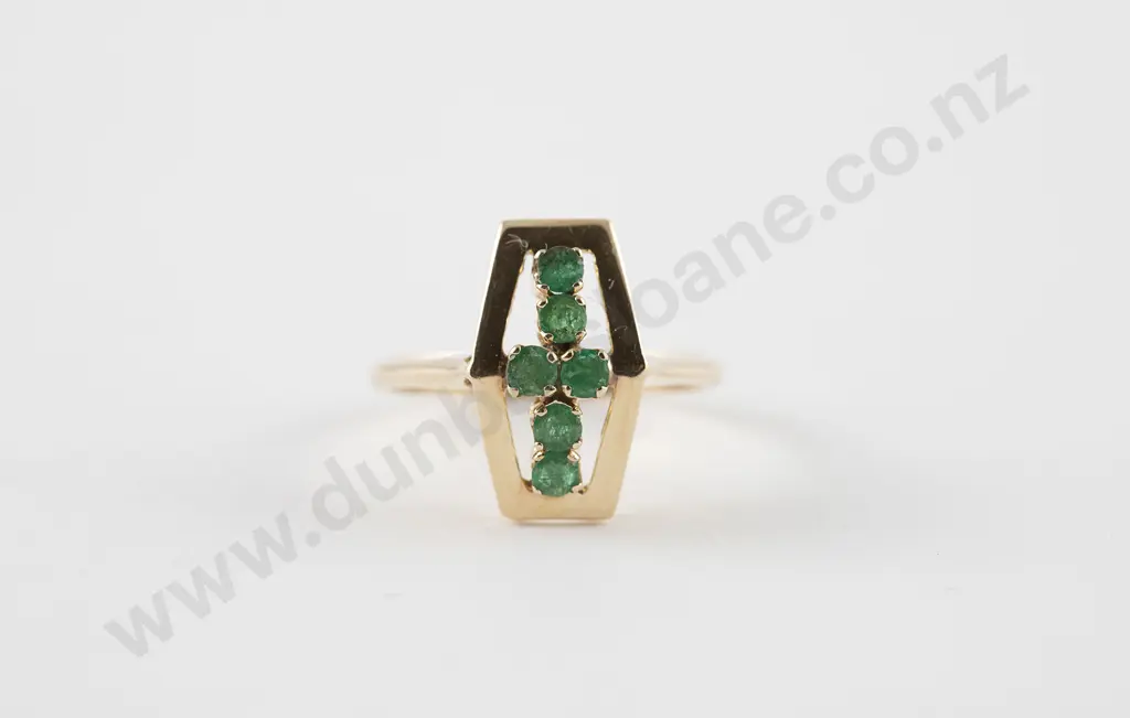 14ct Six Stone Emerald Ring Image 1++