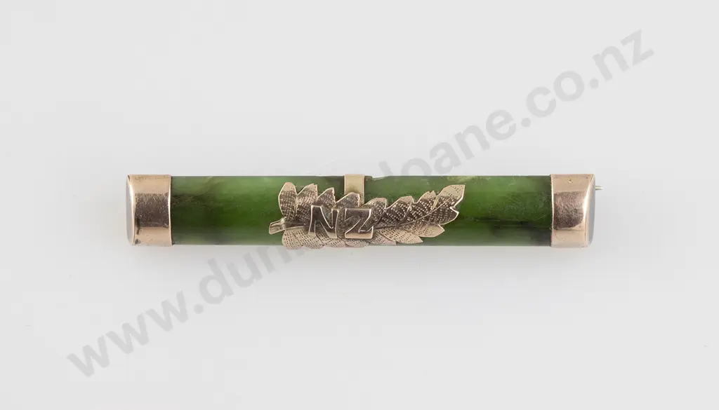 9ct Greenstone Bar Brooch Image 1++