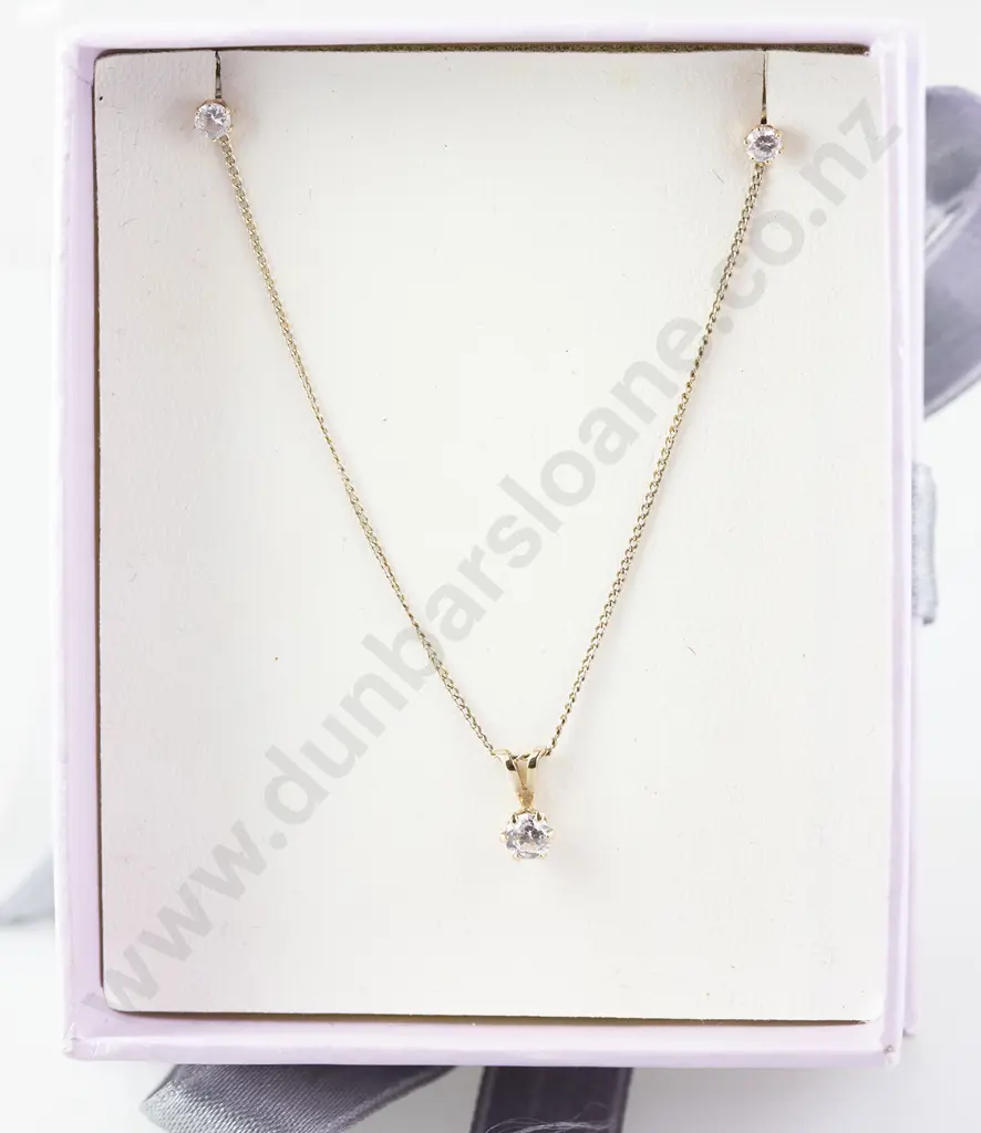 10ct Single Diamond Pendant and Matching Stud Earrings Image 1++