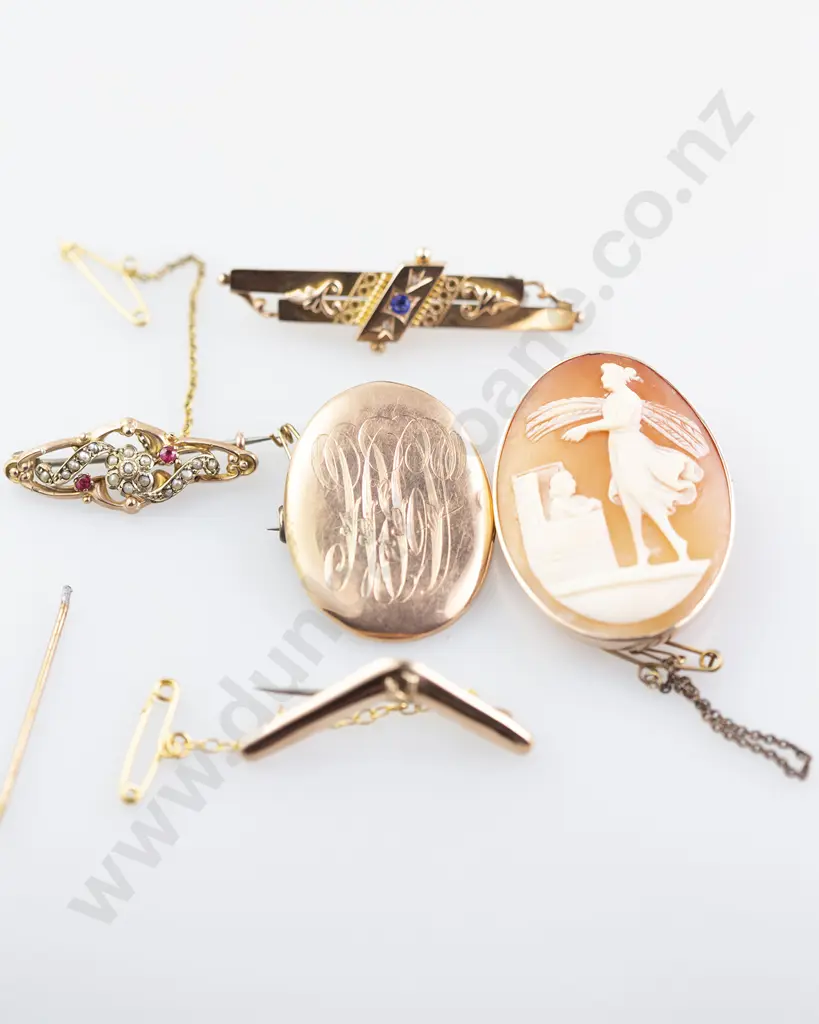 Five Victorian 9ct Brooches Image 1++