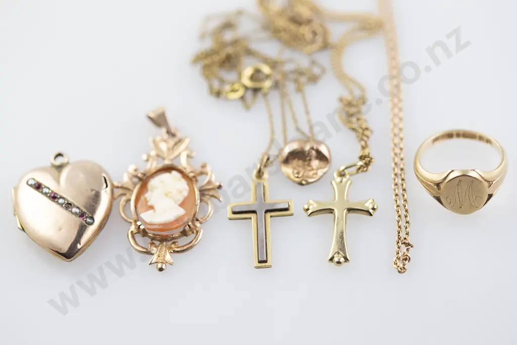 Assorted 9ct Gold Jewellery Image 1++