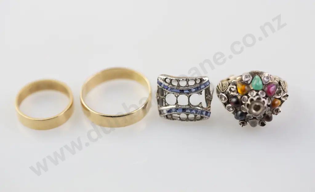 Two 18ct Wedding Bands Image 1++