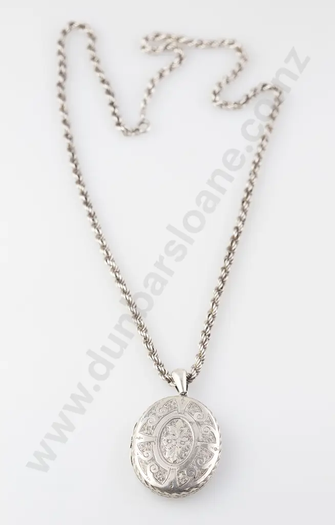 Victorian S/S Large Oval Photo Locket Image 1++