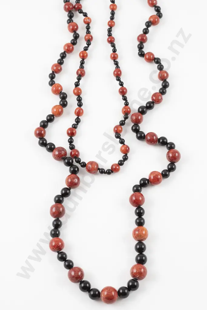 Single Strand Graduated Coral and Black Ceramic Bead Necklace Image 1++