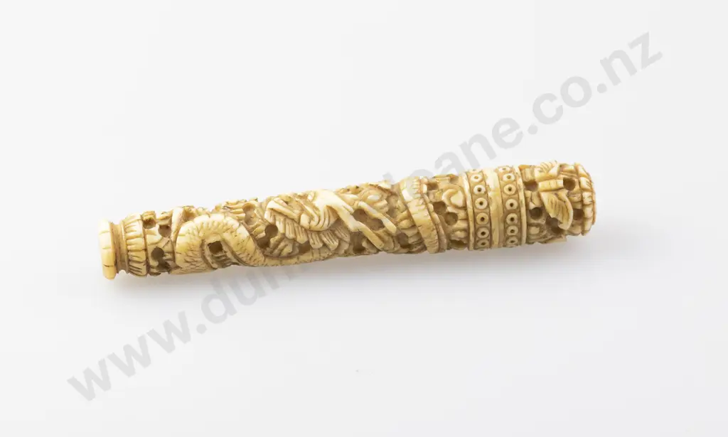 Late C19th Chinese Ivory Needle Case Image 1++