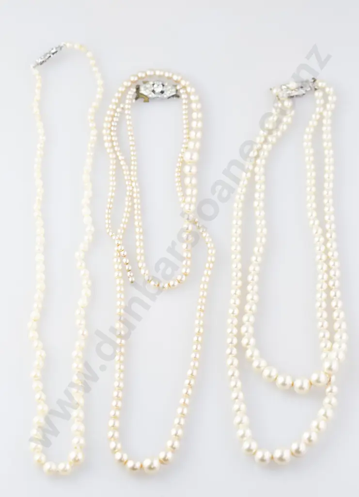 Single Strand Slightly Graduated Cultured Pearl Necklace Image 1++