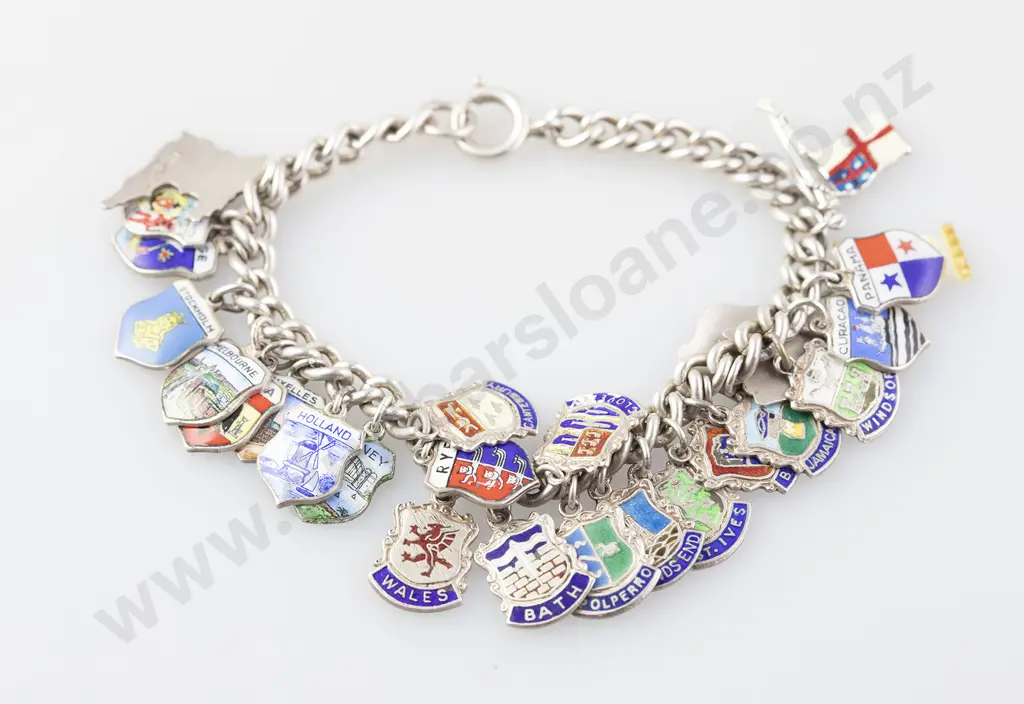 S/S Curb Link Charm Bracelet Image 1++