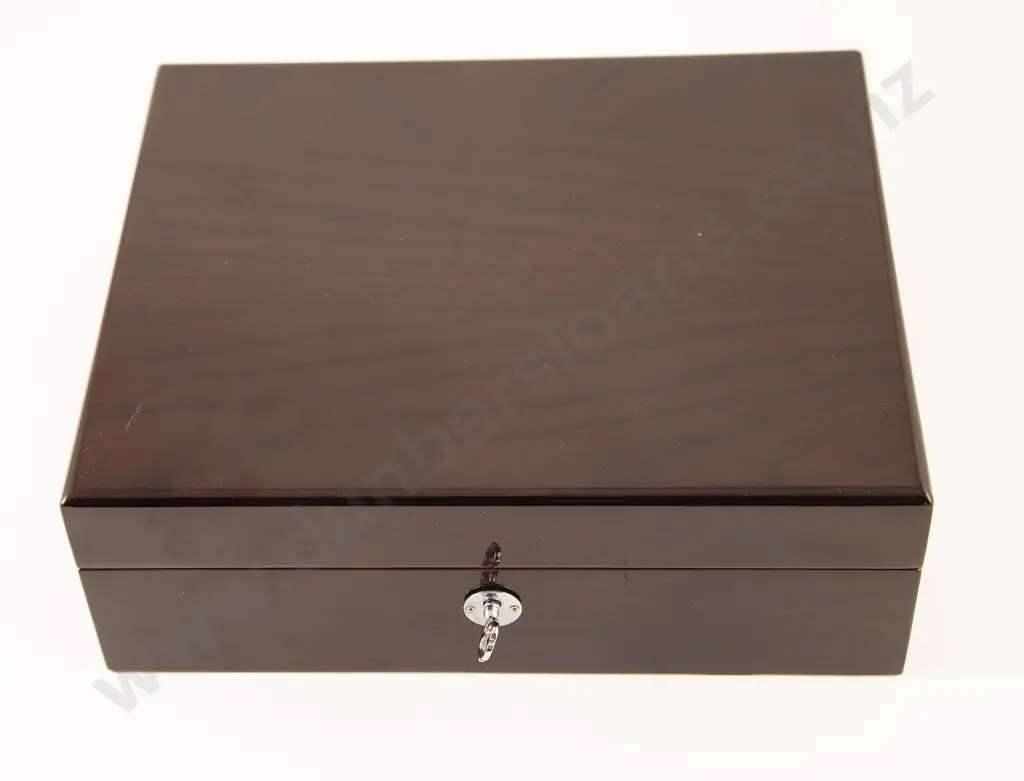 Modern Dopp Mahogany Lacquered Finish Jewel Box Image 1++