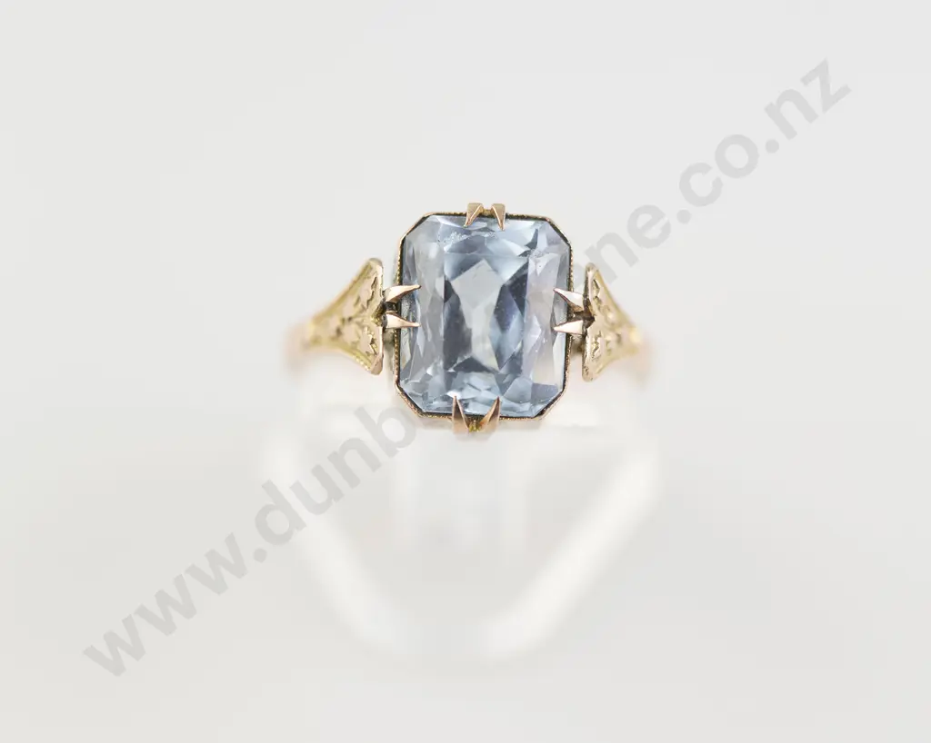 9ct Single Topaz Ring Image 1++