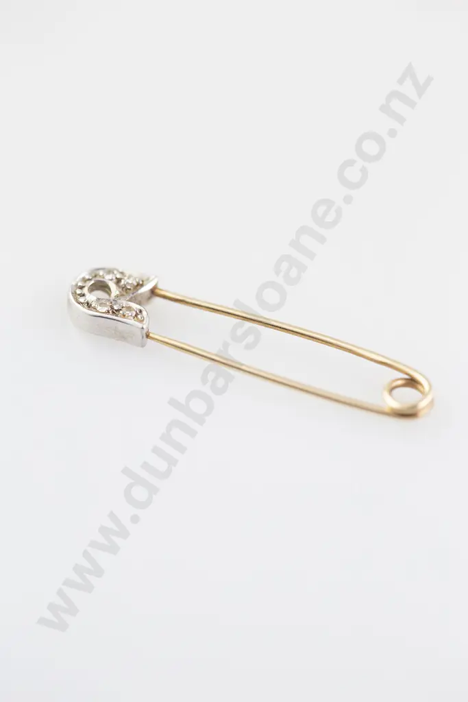 9ct 'Safety Pin' Brooch Image 1++