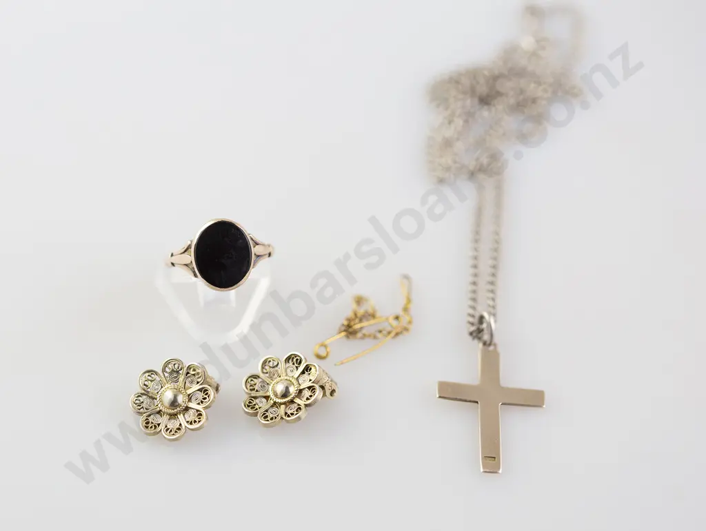 9ct Onyx Signet Ring Image 1++