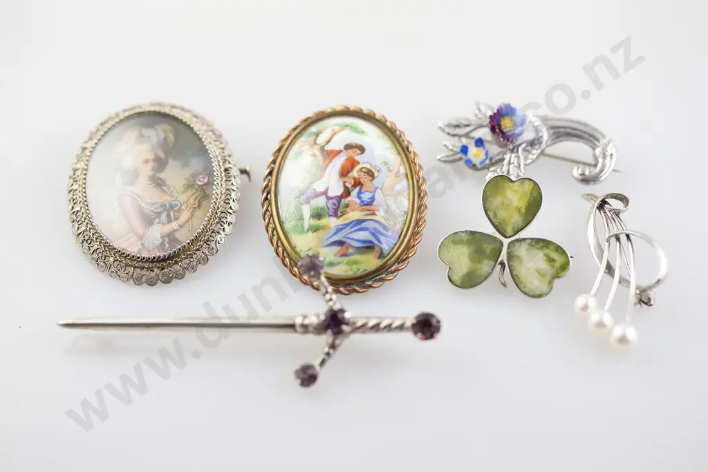 Four S/S Brooches Image 1++