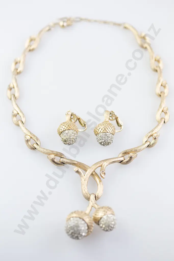 Mid C20th Trifari Gold Plate and Diamontes Necklace Image 1++