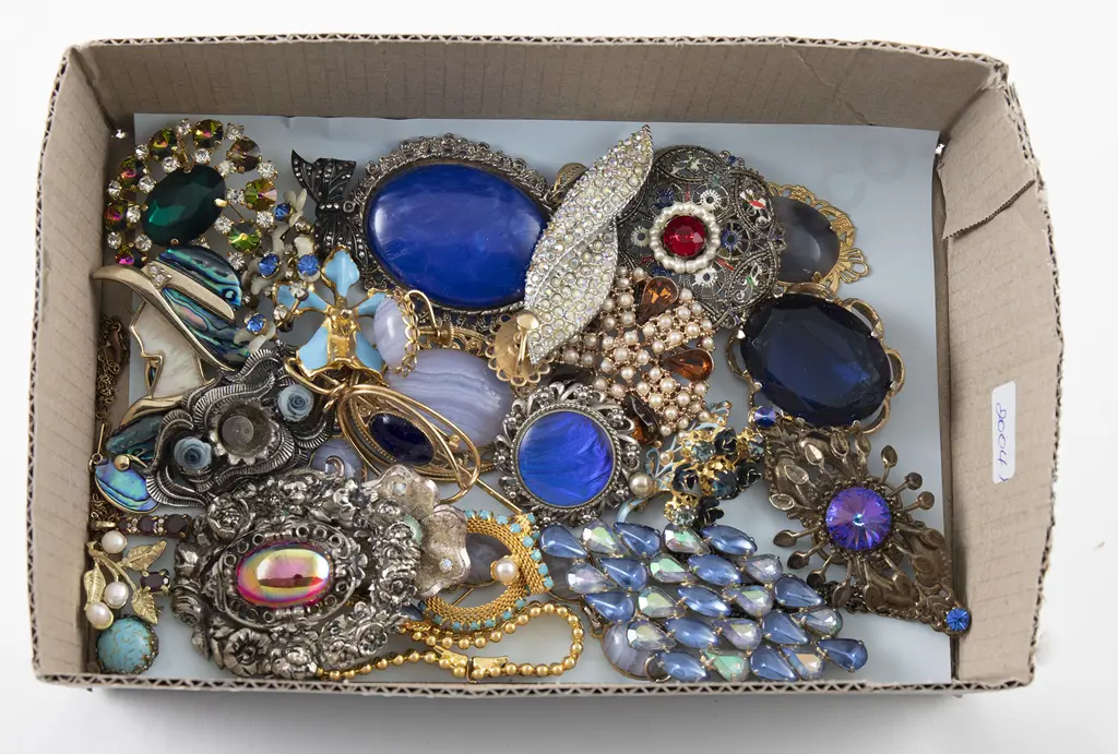 Collection Vintage Costume Jewellery Image 1++