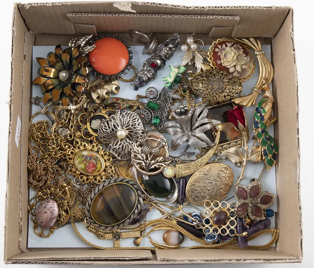 Collection Vintage Costume Jewellery Image 1++
