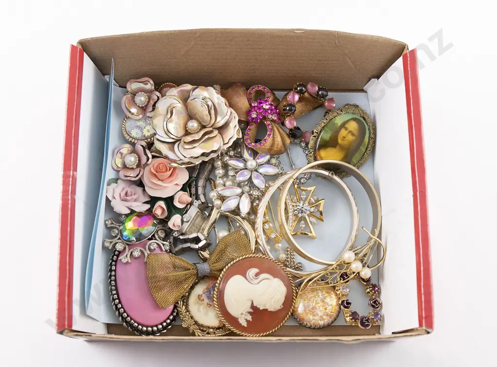 Collection Vintage Costume Jewellery Image 1++