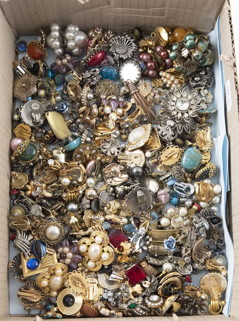Large Collection Costume Fashion Earrings Image 1++