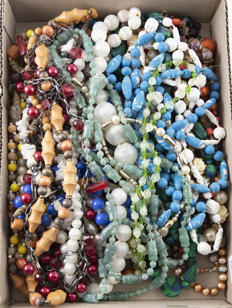 Collection Vintage Bead Necklaces Image 1++