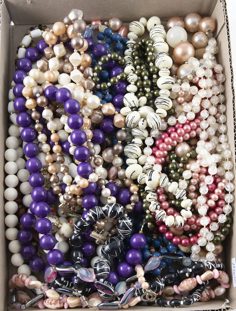 Collection Vintage Bead Necklaces Image 1++
