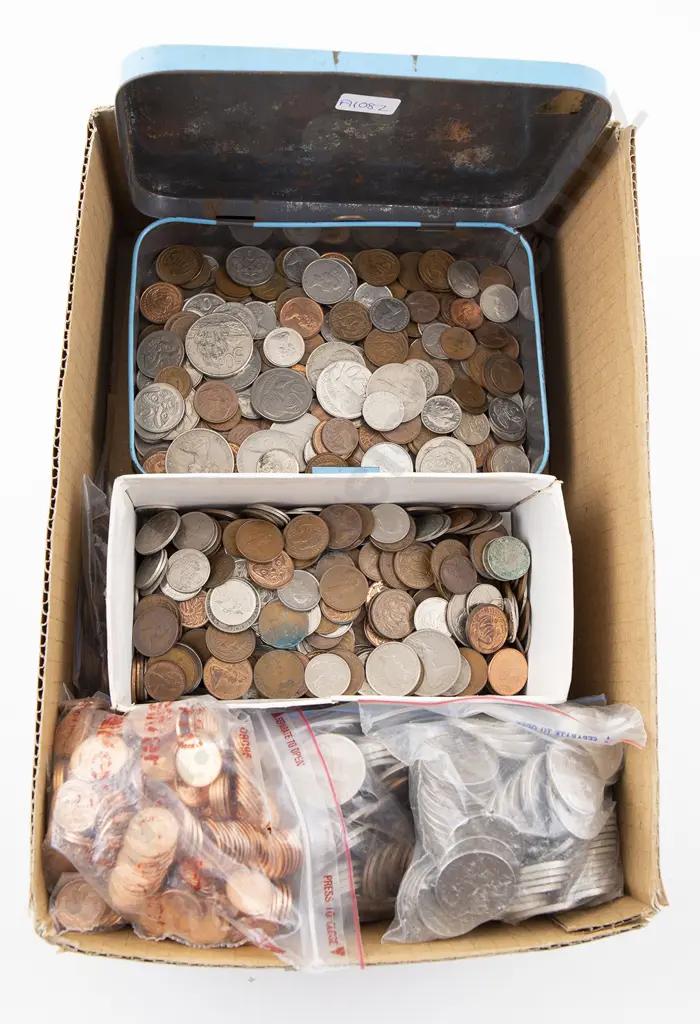 NZ Large Qty Decimal Silver and Copper Coinage Image 1++