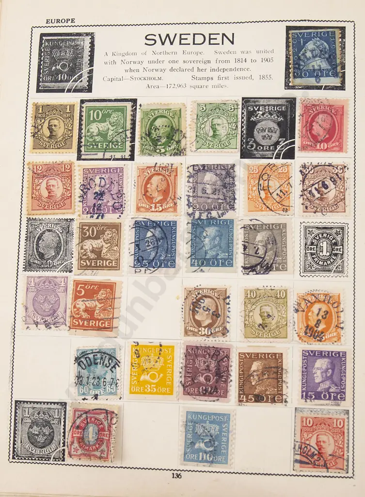 Four Small Vintage World Stamp Albums Image 1++