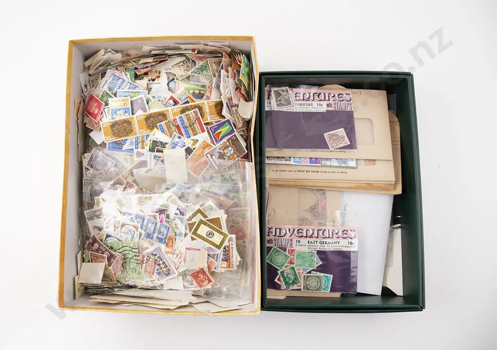 Small Qty Loose Unsorted World & NZ Stamps Image 1++
