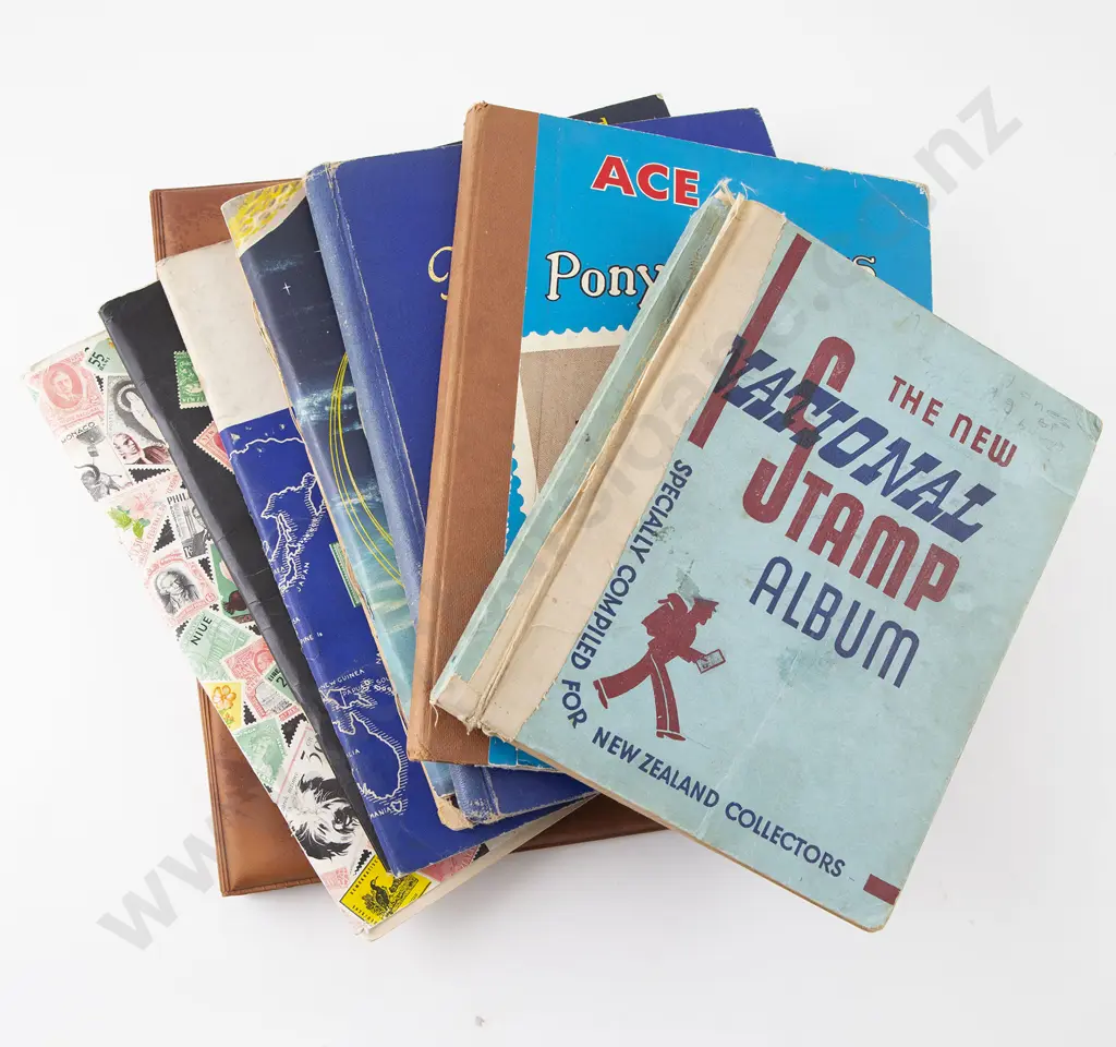 Qty Small Vintage Stamp Albums Image 1++