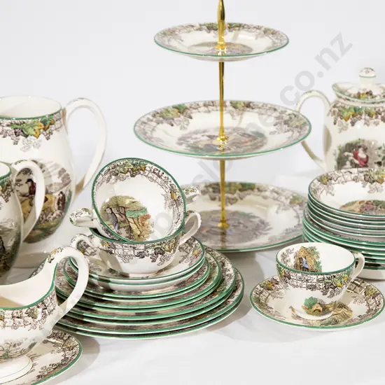 Extensive Copeland Spode Spodes Byron Pattern Dinner and Tea Service