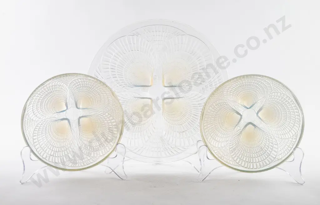 Lalique Coquilles Pattern Plate & 2 Matching Bowls Image 1++